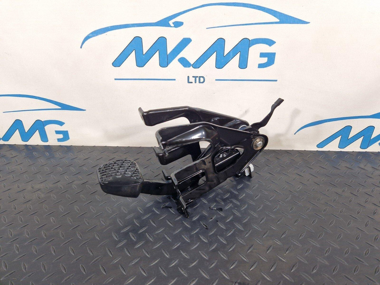 18-ON MERCEDES BENZ SPRINTER W907 W910 BRAKE PEDAL ASSEMBLY A9102900000