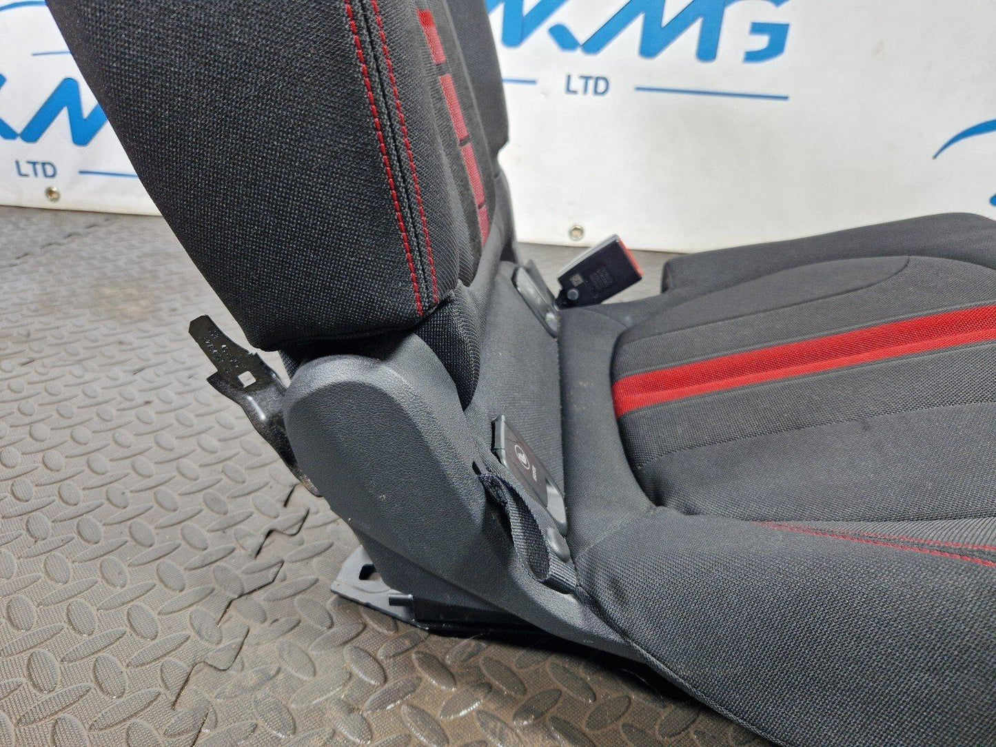 BMW 2 X1 SERIES F45 F48 GENUINE REAR RIGHT O/S CLOTH FABRIC COMPLETE SEAT RED