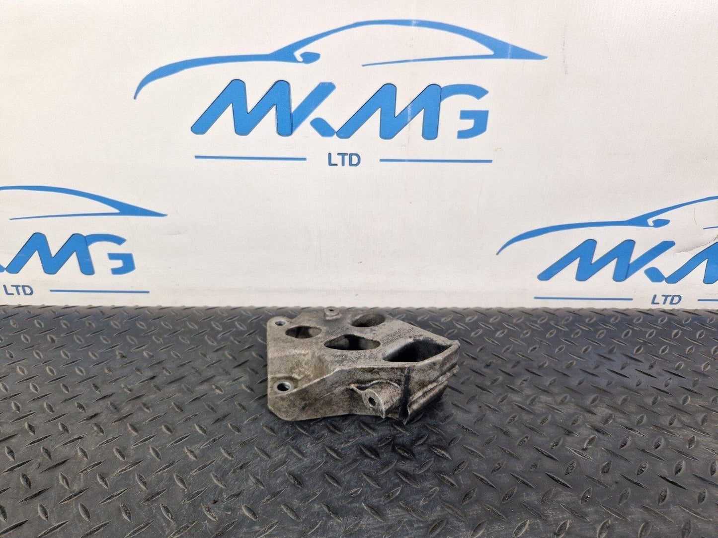 BMW 1 2 3 4 SERIES F20 F22 F30 F32 F36 ENGINE SUPPORT MOUNT BRACKET LEFT 6859415