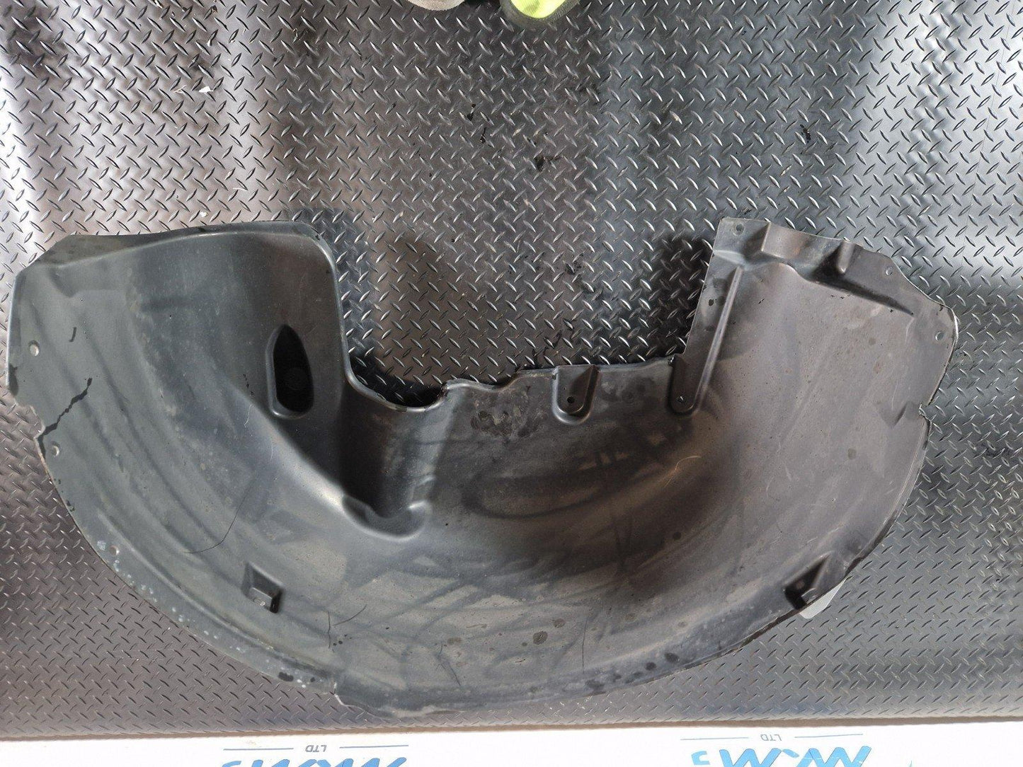 11-19 MERCEDES BENZ ML W166 REAR WHEEL LEFT SIDE SPLASH GUARD COVER A1668841322
