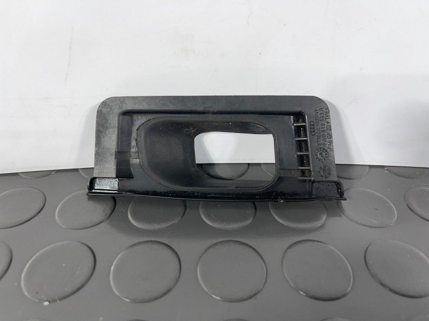 16-19 AUDI A4 B9 GENUINE FRONT LEFT REINFORCEMENT BEAM SEAL 8W0819143A