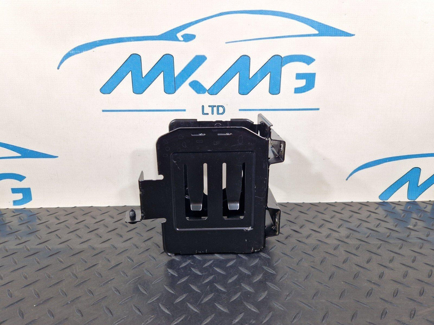 14-23 MERCEDES BENZ VITO W447 GENUINE BATTERY TRAY HOLDER BRACKET A4475402640
