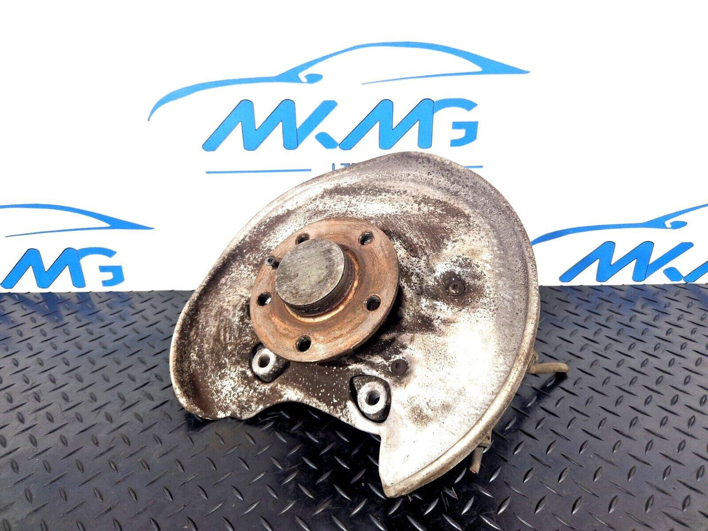 16-19 AUDI A4 B9 AVANT GENUINE REAR RIGHT O/S WHEEL HUB & BEARING 8W0505460E