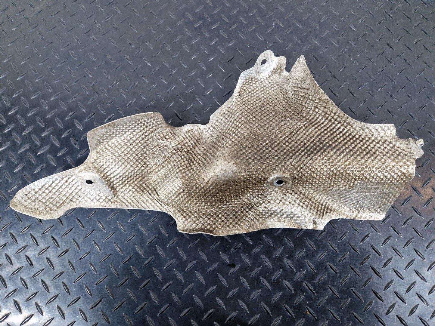 16-24 AUDI A5 F5 CONVERTIBLE GENUINE FRONT RIGHT GEARBOX GUARD PLATE 8W0399300G