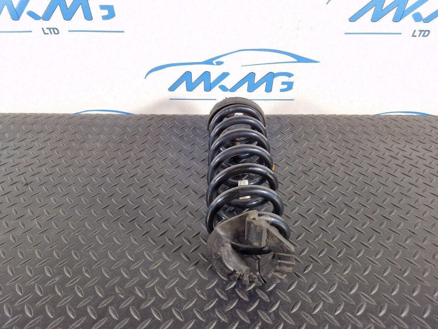 14-19 LAND ROVER L550 DISCOVERY GENUINE REAR LEFT N/S/R COIL SPRING FK725349AA