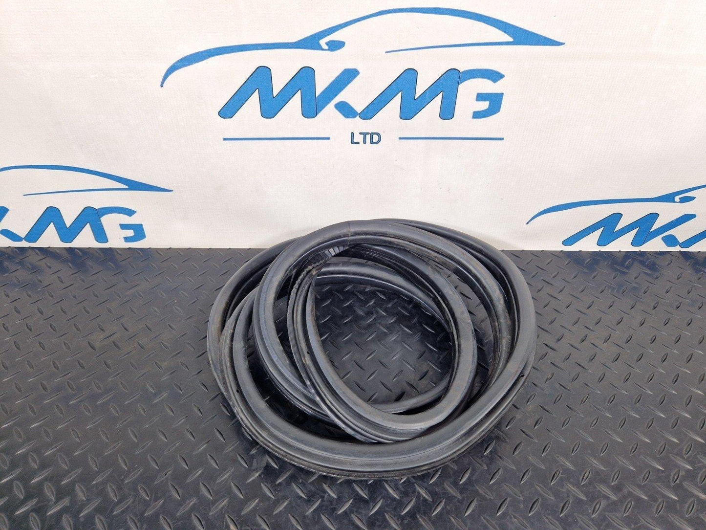 14-21 BMW 2 SERIES ACTIVE TOURER F45 REAR DOOR SEAL FITS BOTH SIDES 7298894