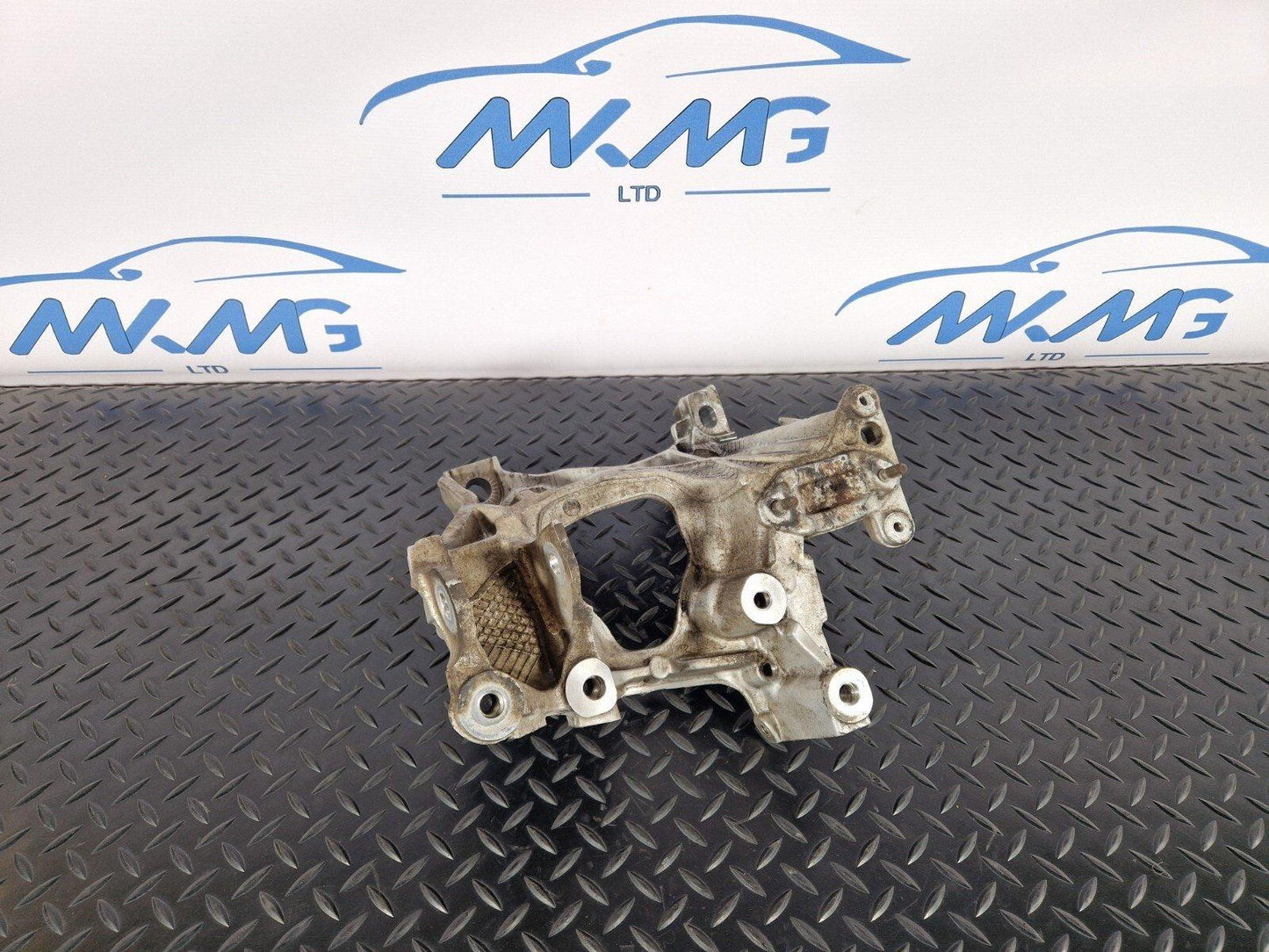 16-23 AUDI A5 F5 S-LINE GENUINE RIGHT SIDE ENGINE MOUNT BRACKET 8W0399296E