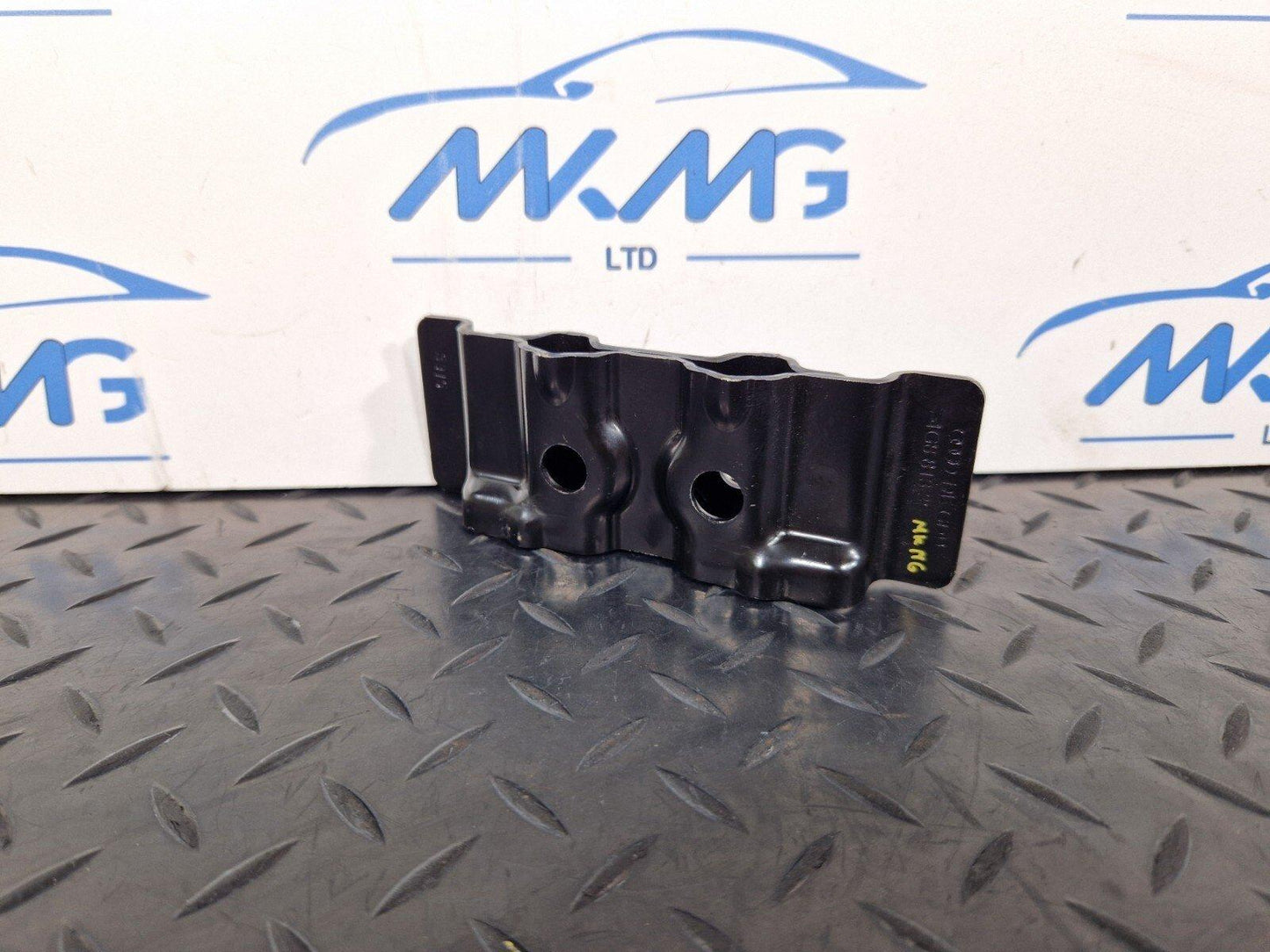 15-18 AUDI A7 4G GENUINE OEM MOUNTING TIE DOWN EYE 4G8813383