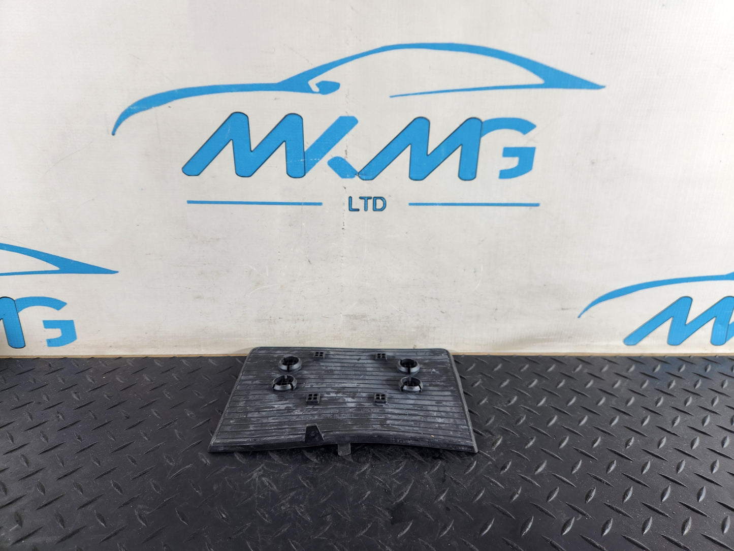 Volkswagen Touareg 7P Centre Console Storage Compartment 7P6862145