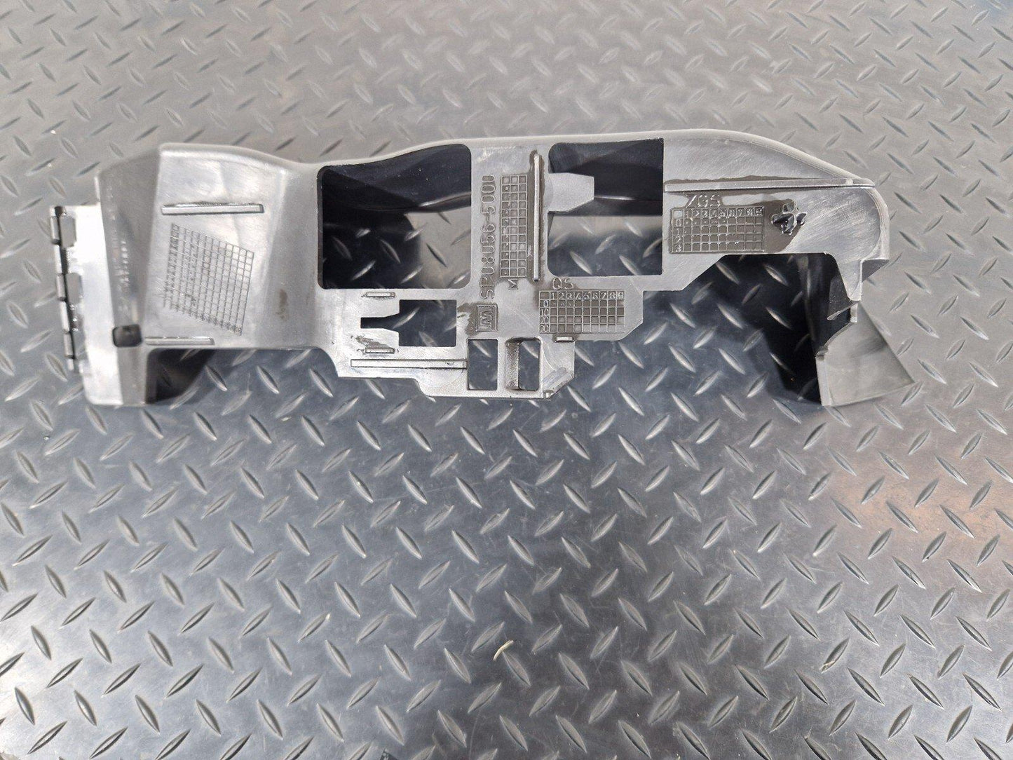 18ON MERCEDES BENZ SPRINTER W907 RIGHT SIDE MOUNTING CONSOLE BRACKET A9078802500