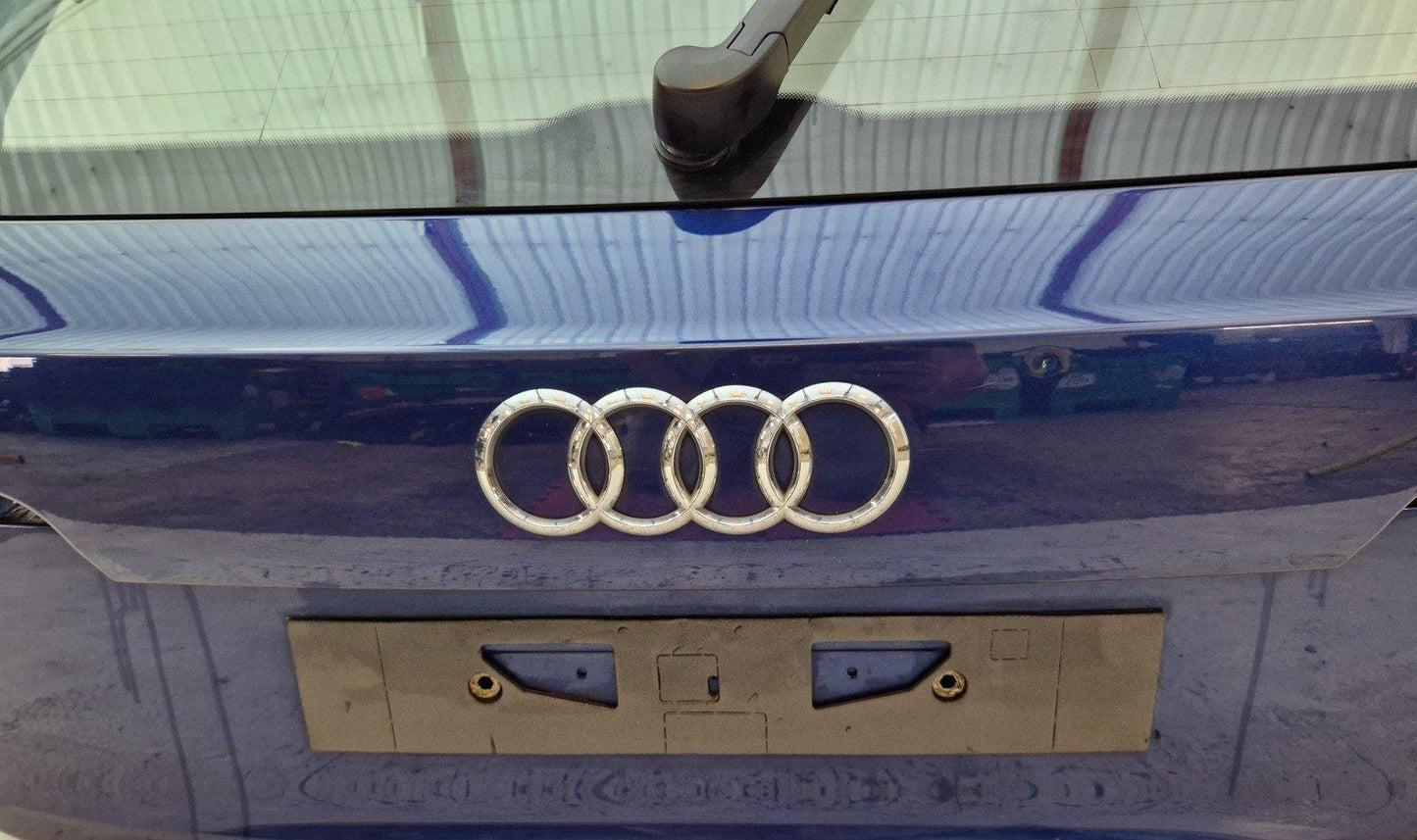 16-19 AUDI A4 B9 AVANT / ESTATE GENUINE COMPLETE BOOTLID /TAILGATE IN BLUE LX5Q
