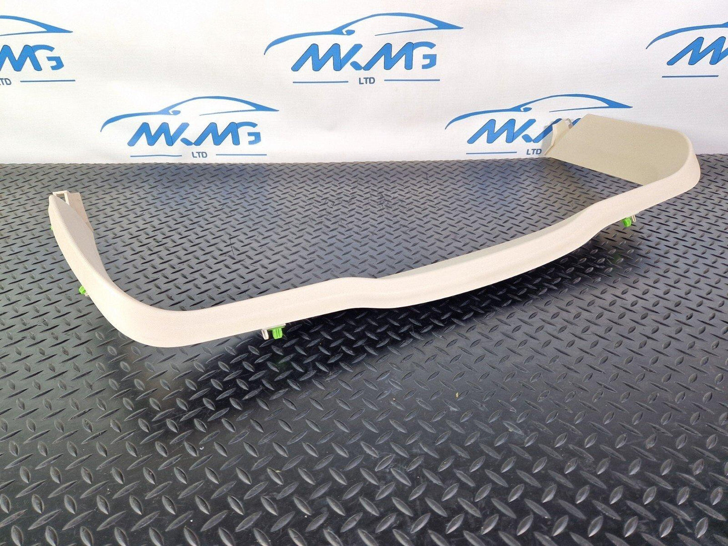 14-21 MERCEDES BENZ W205 ESTATE GENUINE OEM TAILGATE BOOT TRIM PANEL A2057400371