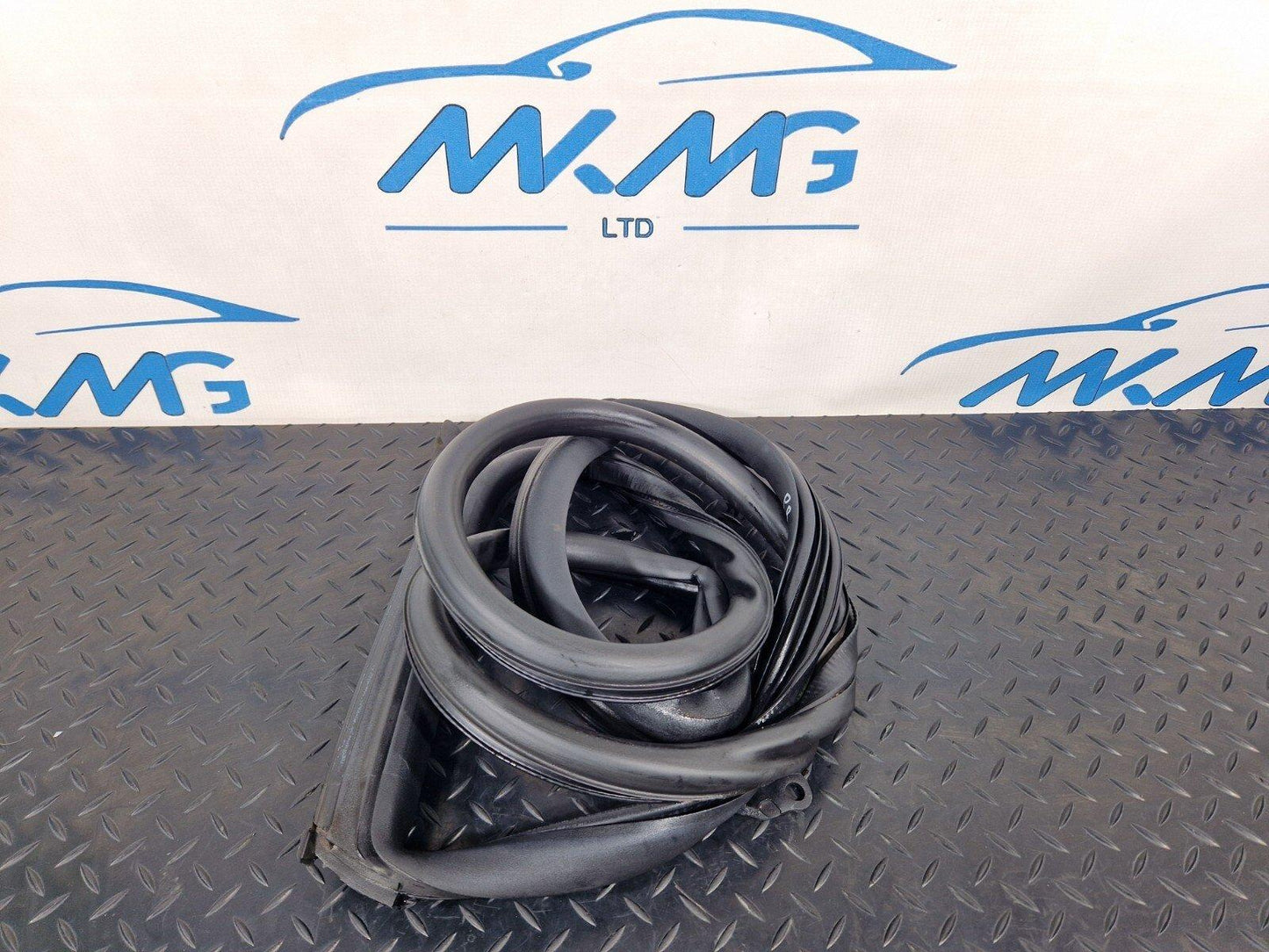 16-23 AUDI A5 F5 SPORTBACK S-LINE REAR LEFT SIDE RUBBER DOOR SEAL 8W8833707