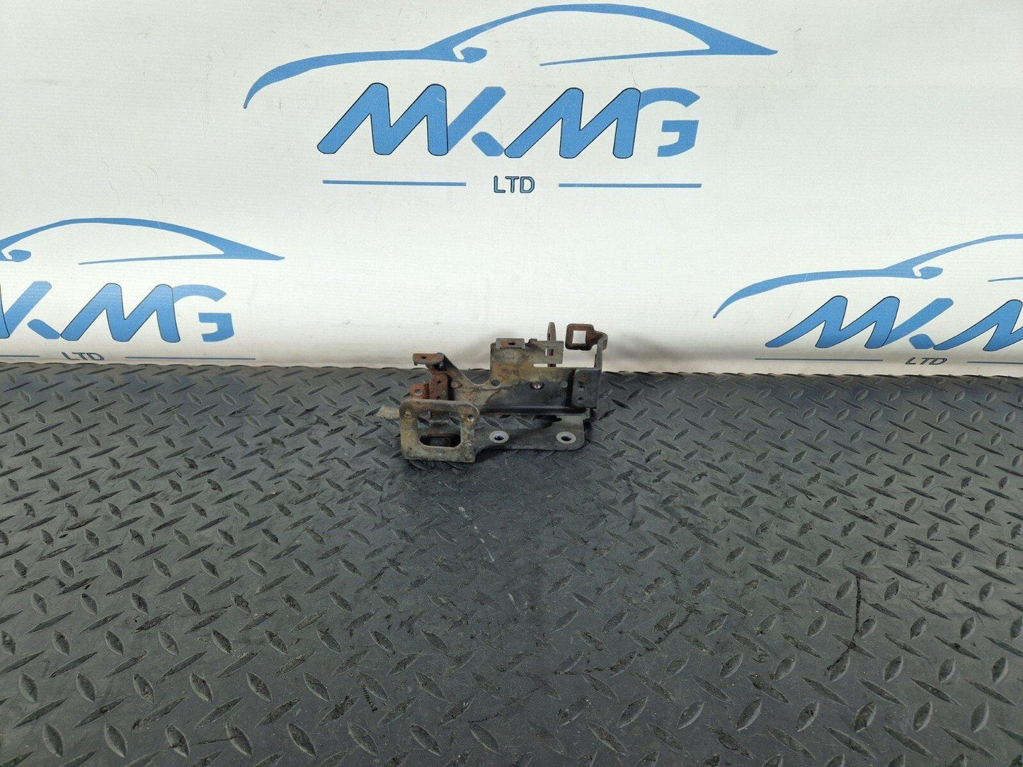 06-14 MERCEDES SPRINTER W906 ENGINE MOUNT SUPPORT CARRIER BRACKET A6512231541