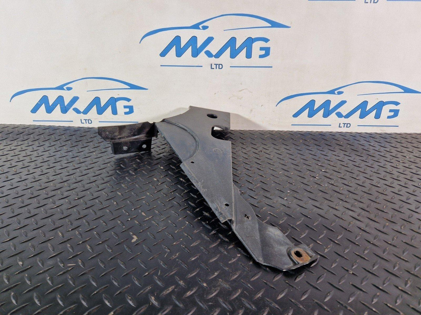 11-18 BMW 6 SERIES F13 FUEL TANK UNDERBODY COVER LEFT SIDE 7224467
