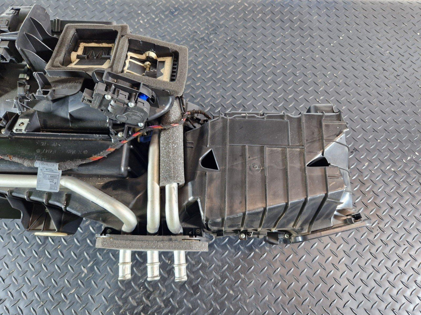 11-18 BMW 6 SERIES F13 HEATER MATRIX AIR CONDITIONING BLOWER UNIT 9202574