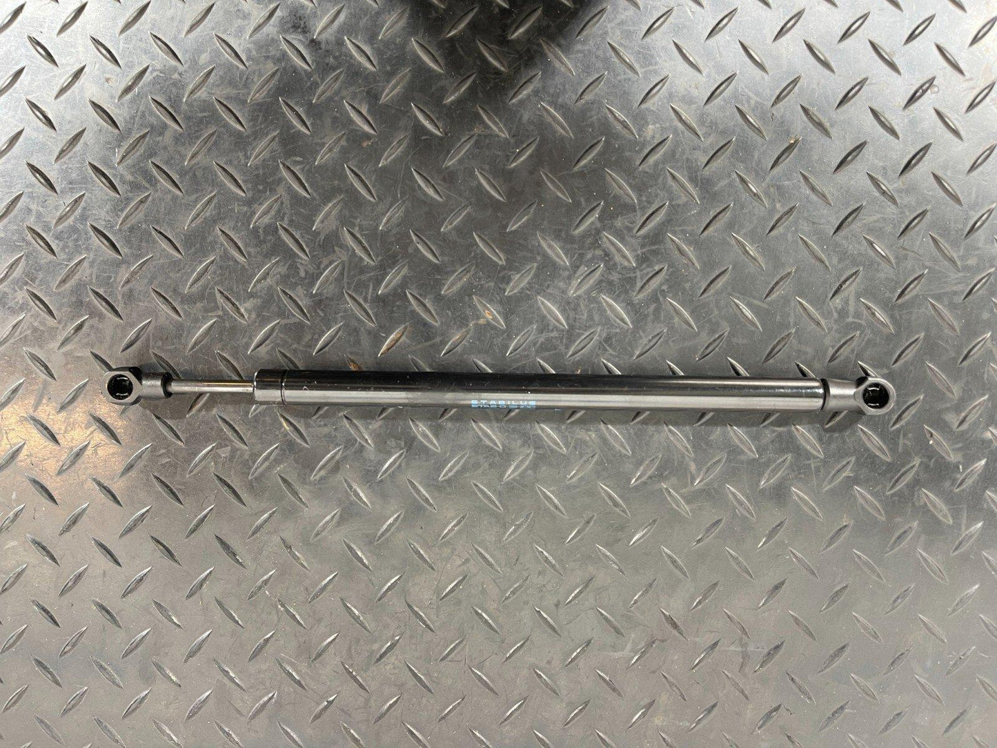 16-19 AUDI A4 B9 REAR BOOT LID STRUT 8W5827919