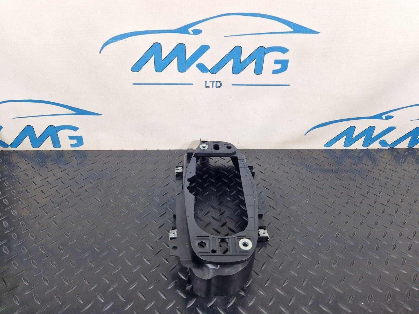16-19 AUDI A4 B9 S-LINE GENUINE GEARSTICK MOUNTING PLATE BRACKET 8W0863531