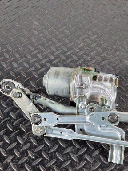 19-ON RANGE ROVER EVOQUE L551 FRONT WINDSHIELD WIPER LINKAGE WITH MOTOR