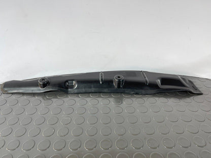 16-19 AUDI A4 B9 ESTATE GENUINE FRONT RIGHT WING FILLER INSULATOR 8W0821112