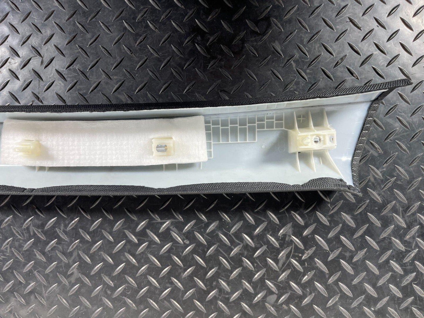 16-23 AUDI A5 F5 S-LINE FRONT RIGHT A PILLAR TRIM COVER BLACK 8W8867234F