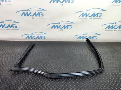 Land Rover Range Rover Evoque L551 Front Right Door Window Rubber Frame XC940