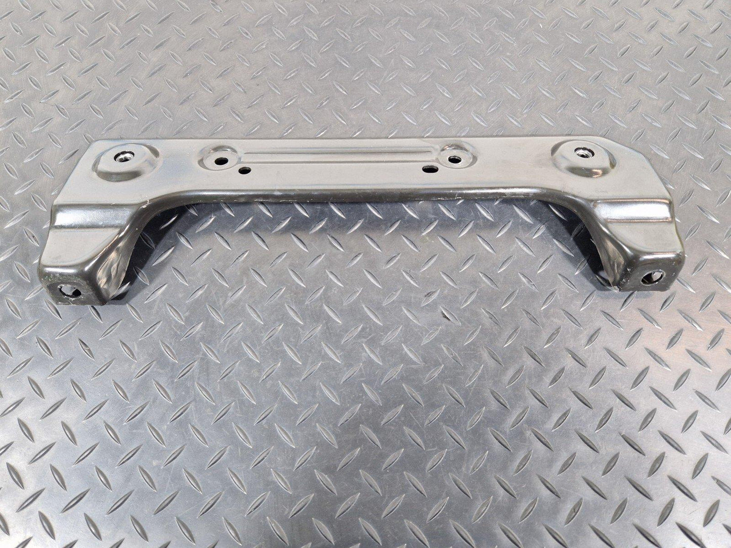 14-23 MERCEDES BENZ VITO W447 OEM FRONT RIGHT O/S SEAT MOUNT BRACKET A4476400500