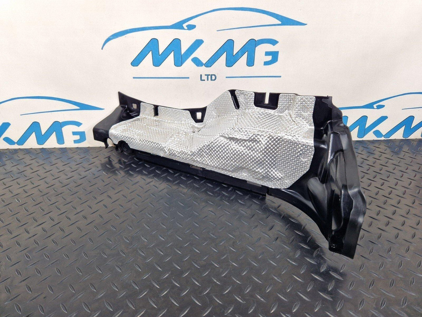 19-ON MERCEDES BENZ A CLASS W177 ENGINE BAY PARTITION HEAT SHIELD RIGHT SIDE