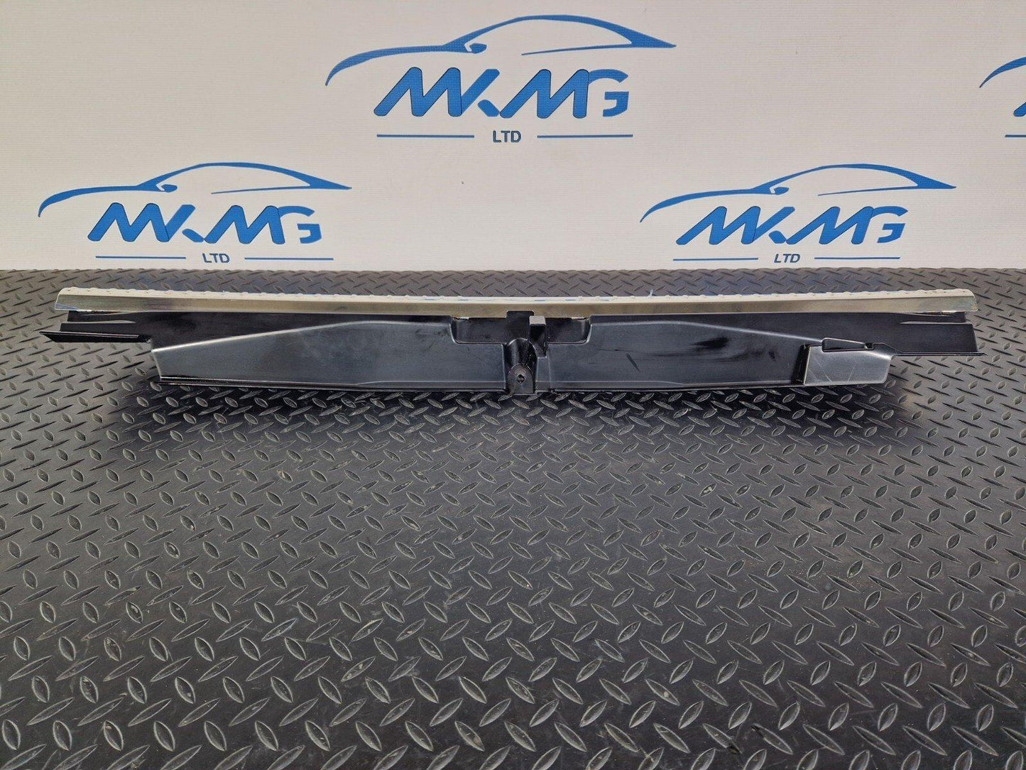 14-21 MERCEDES BENZ C200d W205 TAILGATE BOOT LID TRIM COVER A2056902501