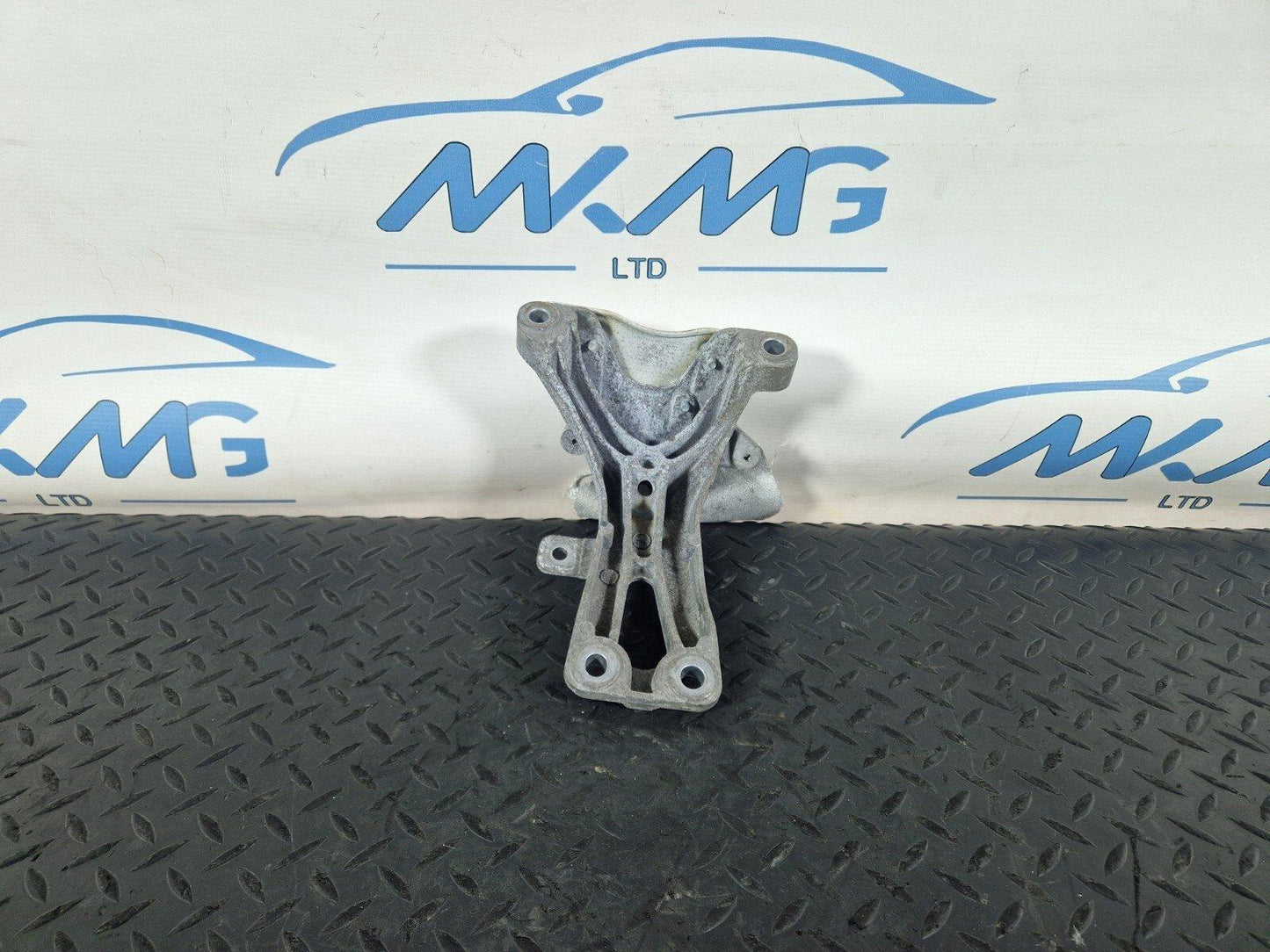 12-18 AUDI A6 C7 GENUINE FRONT RIGHT DRIVER ENGINE MOUNT 4G0199308AE