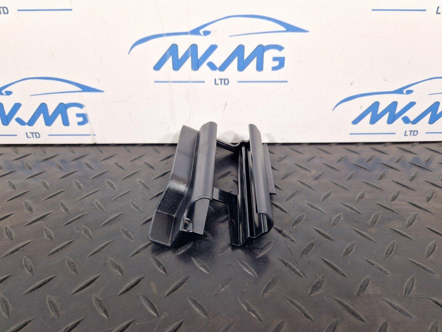 14-21 MERCEDES BENZ C200d W205 OEM FRONT SEAT GUIDE RAIL END COVER A2059190700