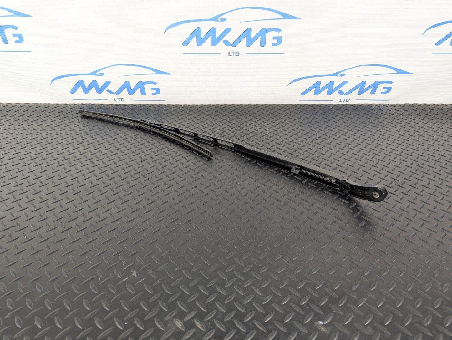 10-17 AUDI A8 4H FRONT LEFT WIPER ARM WITH BLADE 4H2955407A