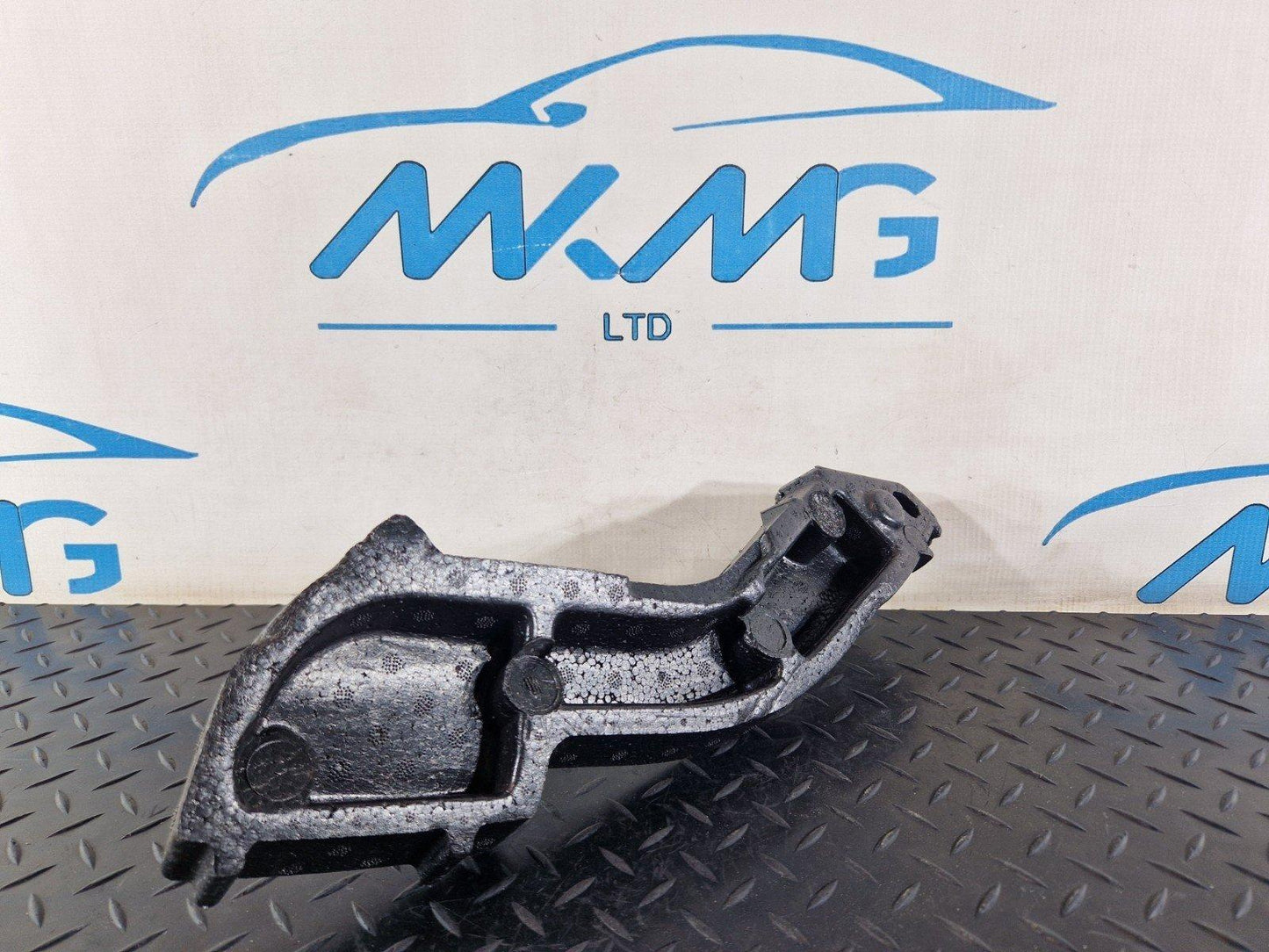 11-19 MERCEDES BENZ ML W166 FRONT LEFT PILLAR TRIM A1666840118