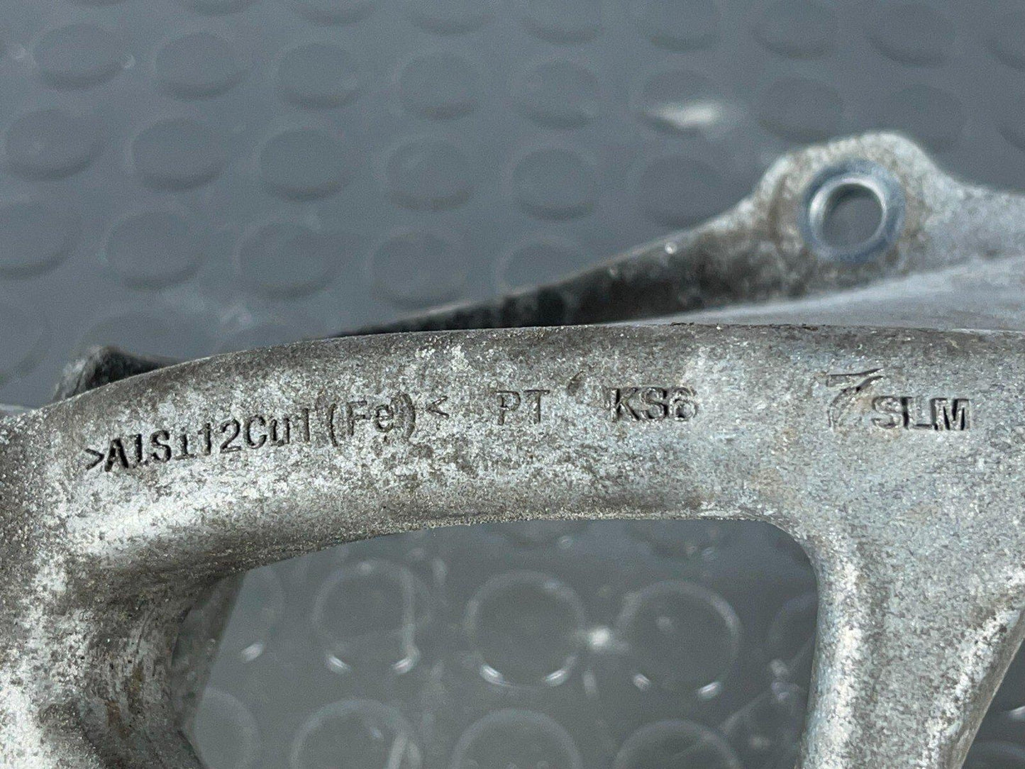16-19 AUDI A4 B9 SALOON GENUINE 1.4 TFSI NS LEFT ENGINE MOUNT BRACKET 8W0199307F