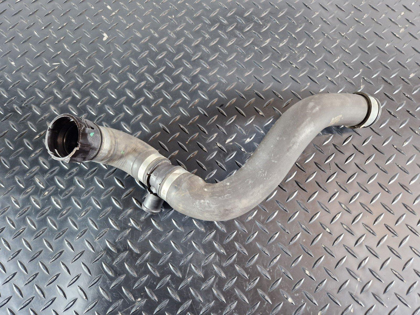 16-19 MERCEDES BENZ GLE W166 GENUINE OEM COOLANT HOSE PIPE A1665008675