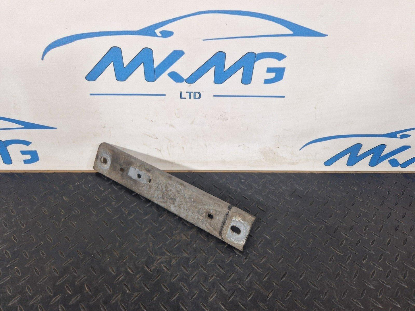 18-ON MERCEDES BENZ A CLASS W177 EXHAUST HOLDER BRACKET A2474921400