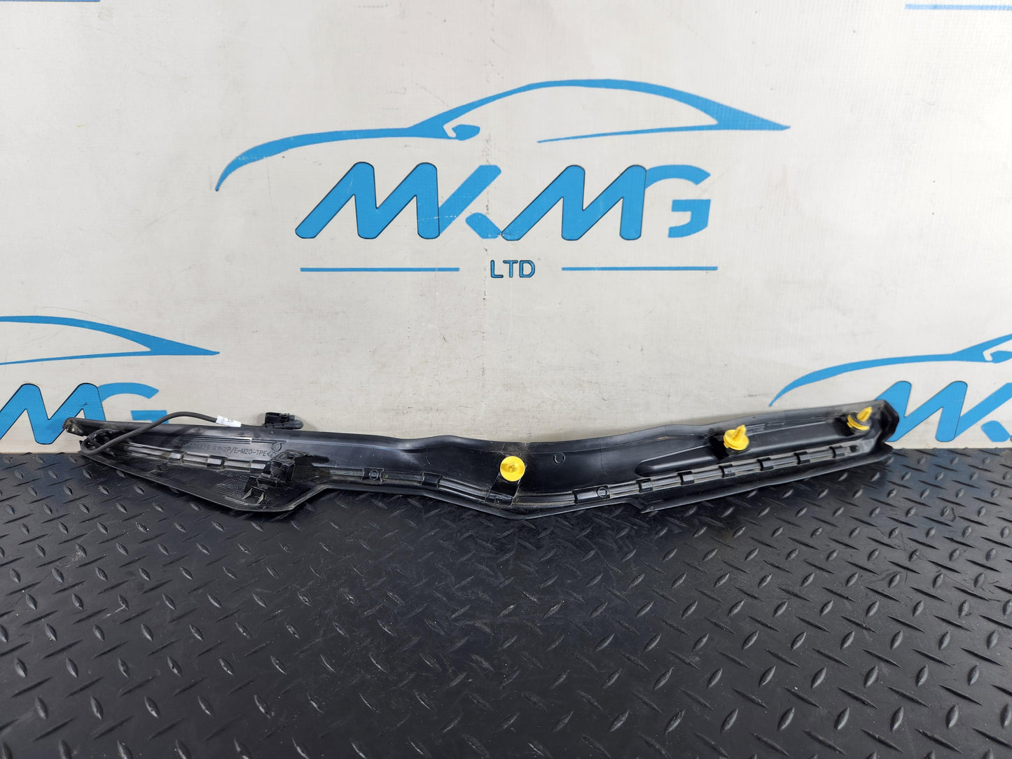 Range Rover Evoque L551 Genuine Right O/S Tailgate Moulding Trim K8D2406A76A