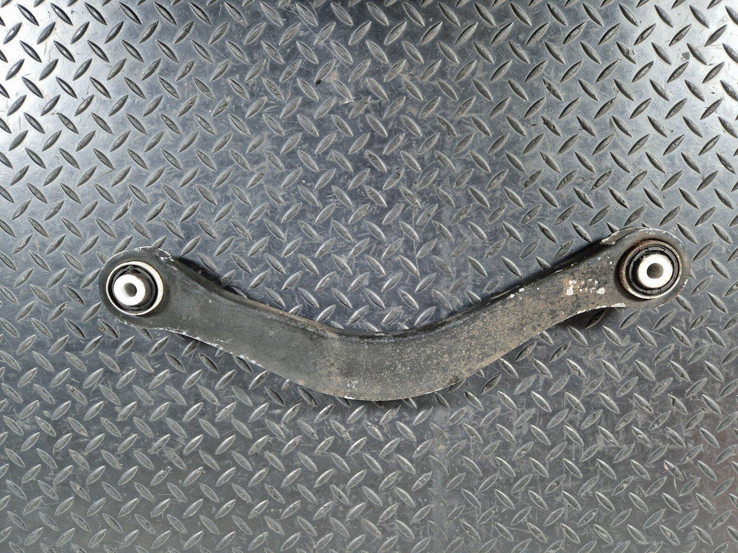 16-19 AUDI A4 B9 GENUINE OEM REAR RIGHT O/S CONTROL ARM 8W0505398F 8W0505371F