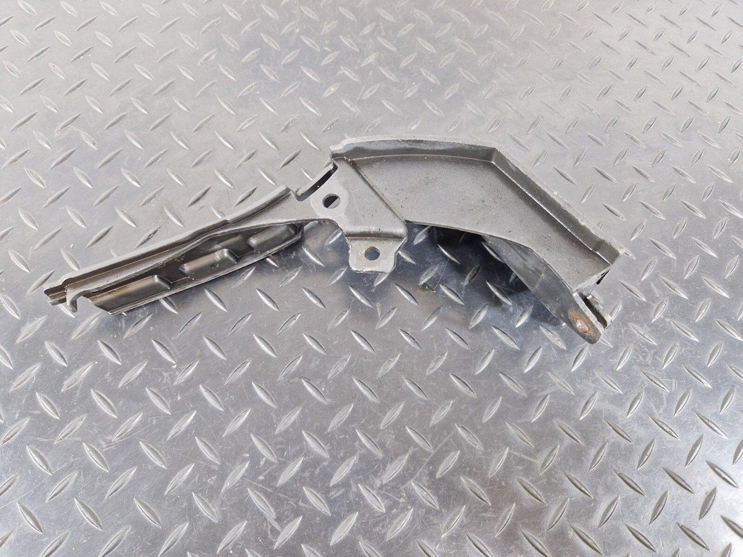14-21 MERCEDES BENZ C300h W205 OEM REAR BUMPER LEFT BRACKET A2058854223