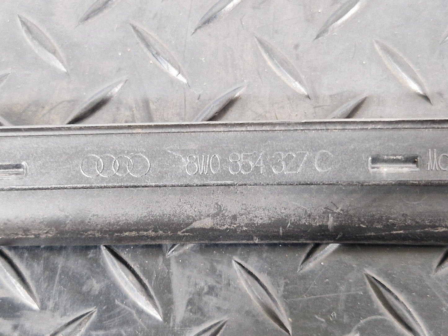 16-19 AUDI A4 B9 FRONT WINDSCREEN N/S WEATHERSTRIP MOULDING STRIP 8W0854327C