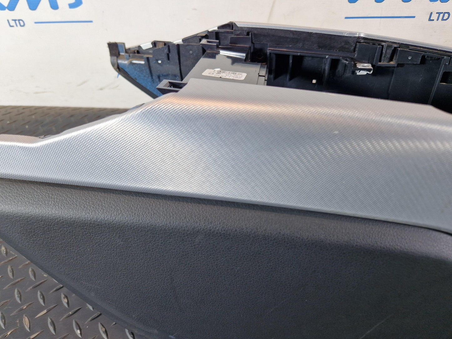 Audi A6 Allroad C7 Center Console 4G0863244D