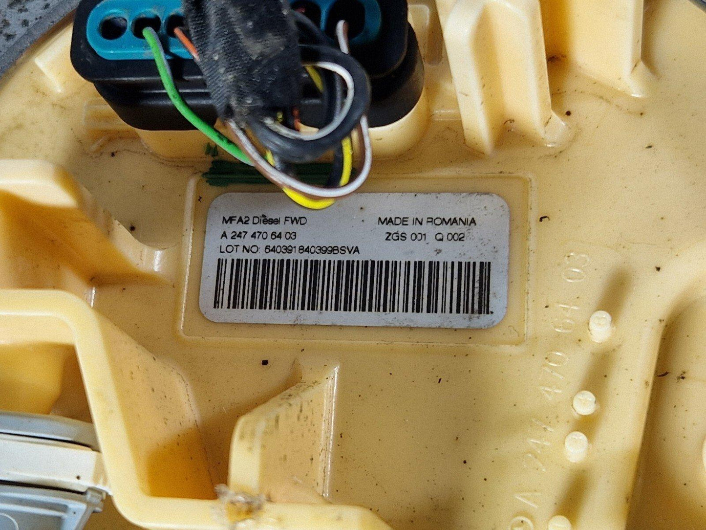 18-ON MERCEDES BENZ A CLASS W177 LINE DIESEL FUEL TANK WITH PUMP A2474701500