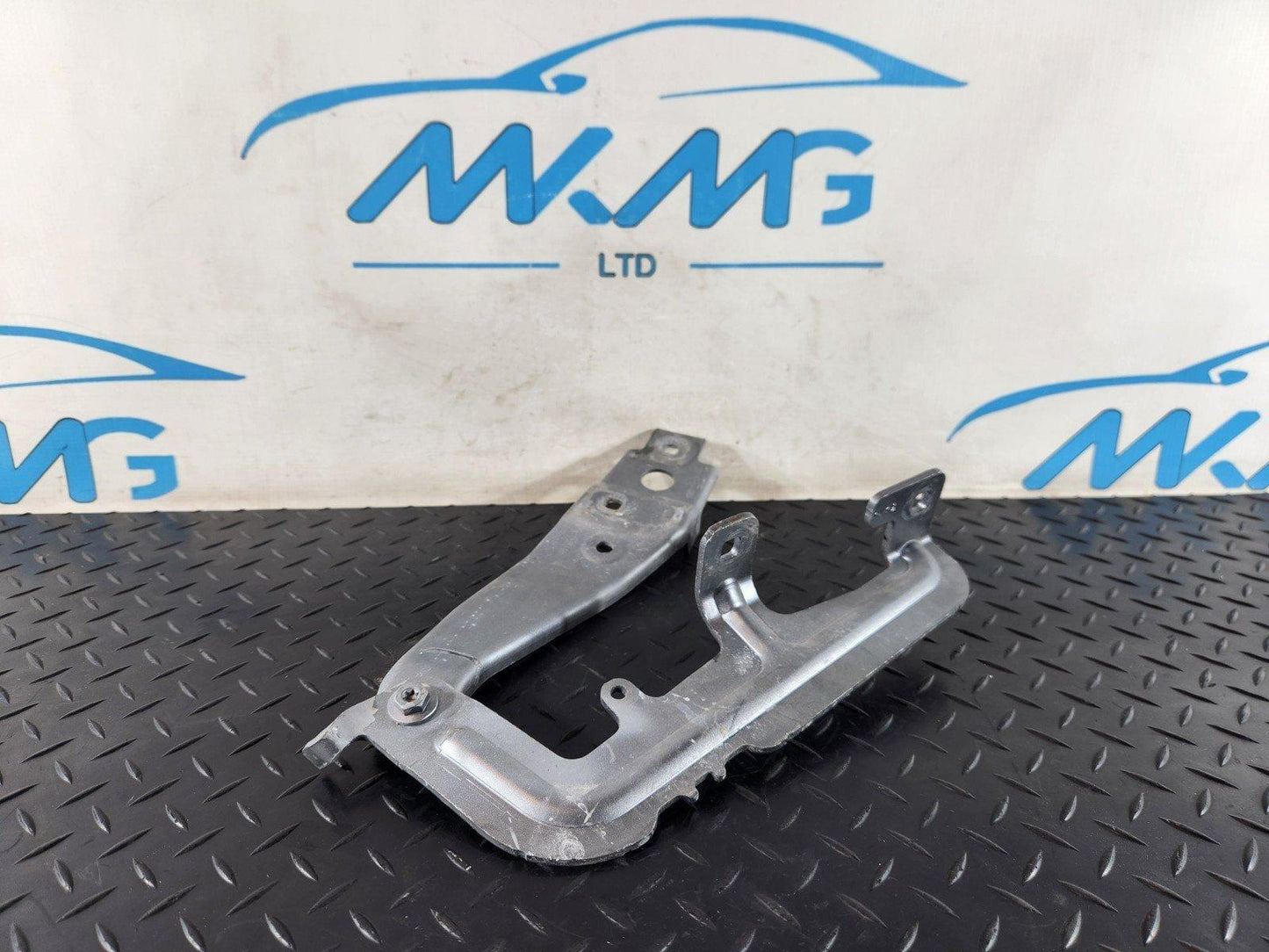19-ON MERCEDES BENZ B CLASS W247 GENUINE FRONT LEFT BONNET HINGE A2478800128