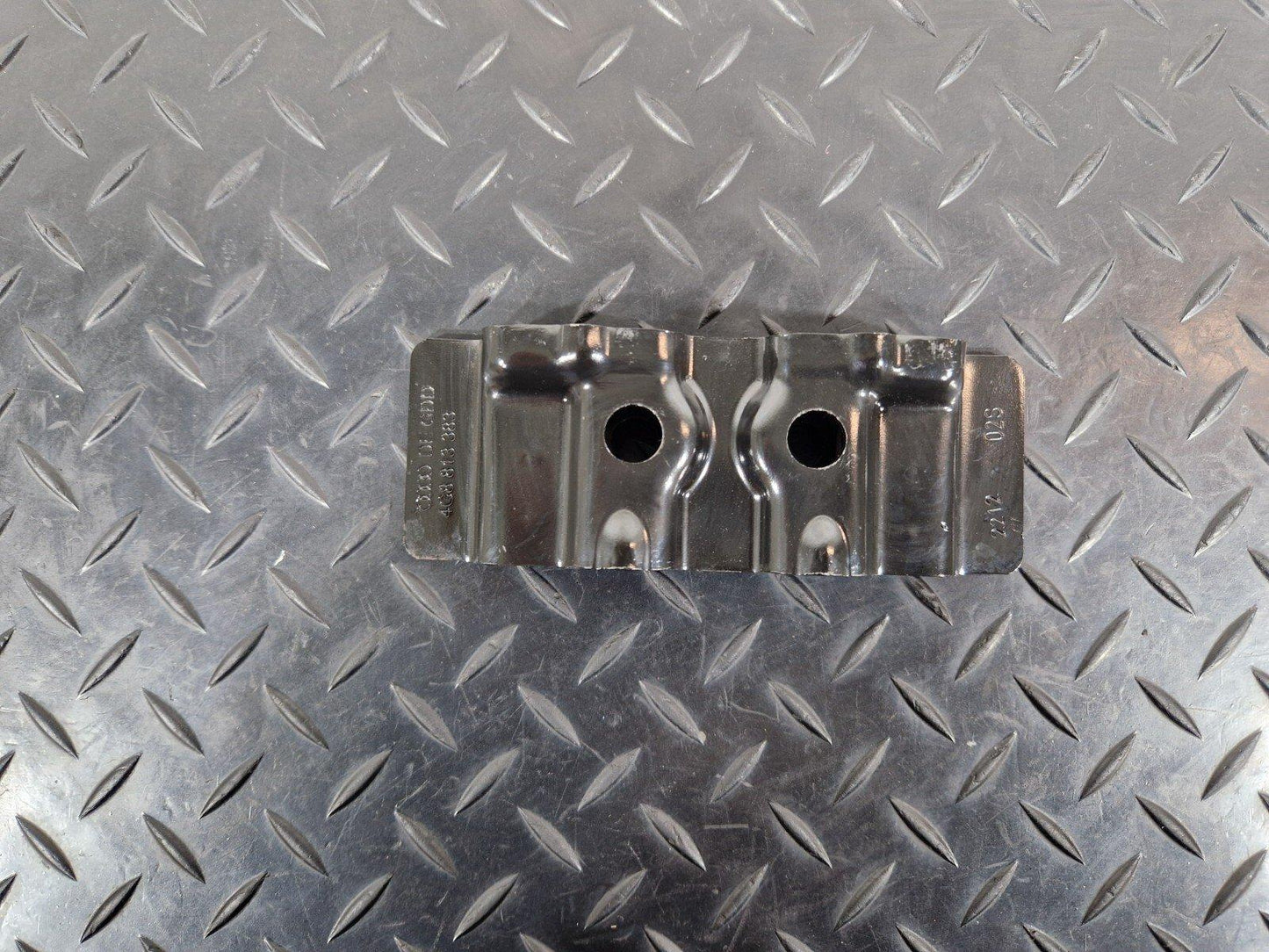 10-18 AUDI A7 4G S-LINE GENUINE OEM MOUNTING TIE DOWN EYE 4G8813383