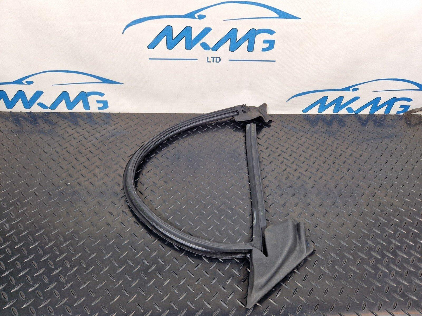 16-23 AUDI A5 F5 SPORTBACK FRONT RIGHT DOOR WINDOW APERTURE INNER SEAL 8W8837480