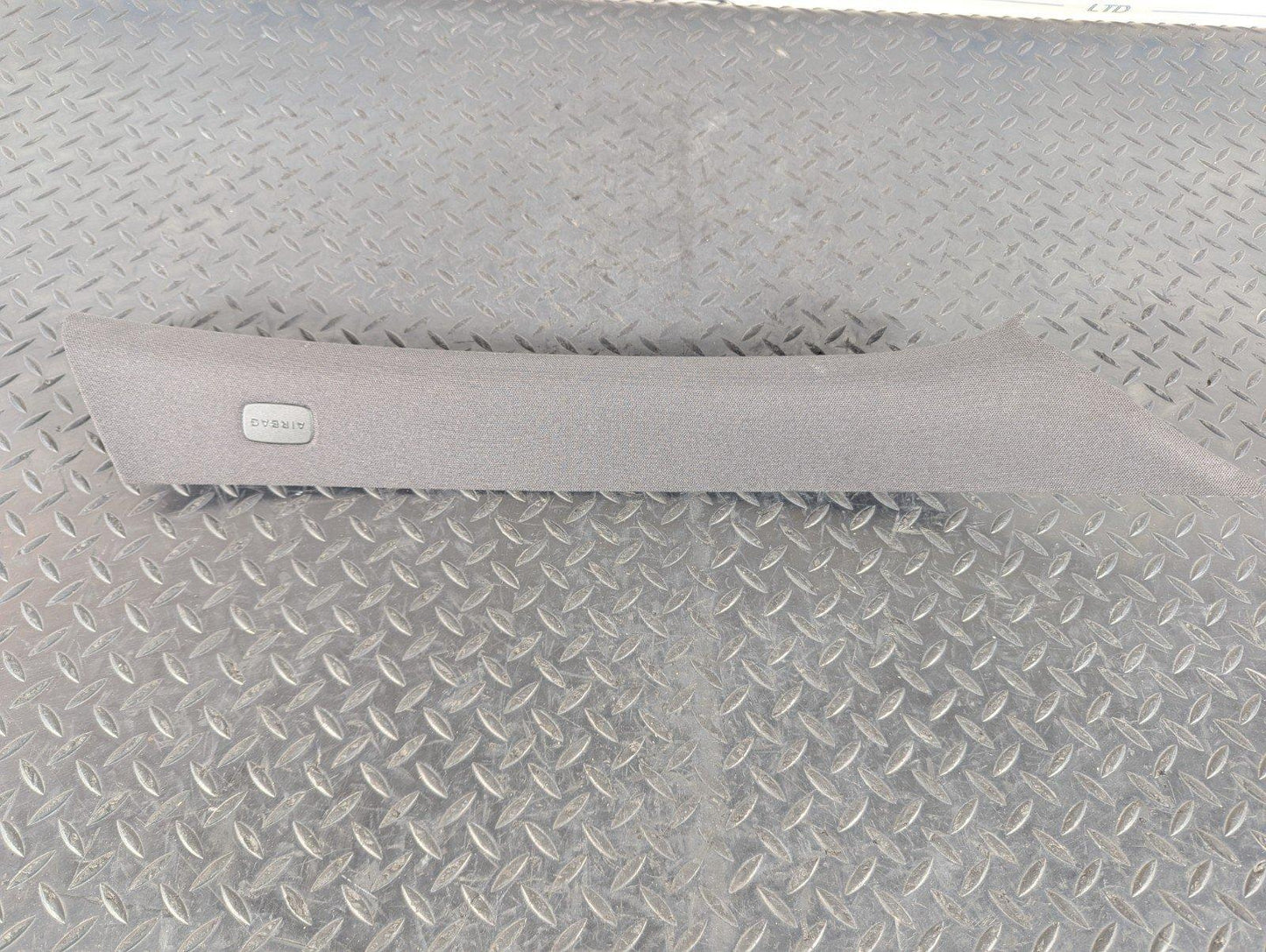 13-19 MERCEDES BENZ CLA C117 GENUINE FRONT RIGHT A PILLAR TRIM COVER A1176900425