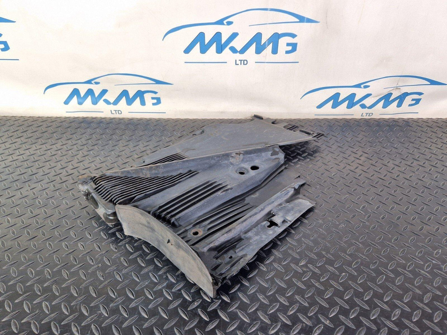 12-17 AUDI S5 CONVERTIBLE 8F REAR LEFT UNDERBODY COVER DAMAGED 8F0825215C