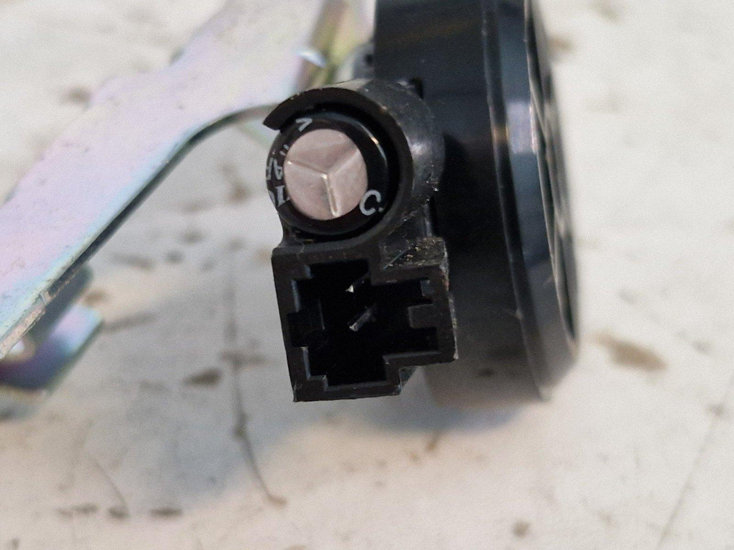 16-20 AUDI Q7 4M GENUINE RIGHT SIDE A PILLAR LOWER TWEETER SPEAKER 4M0035399M