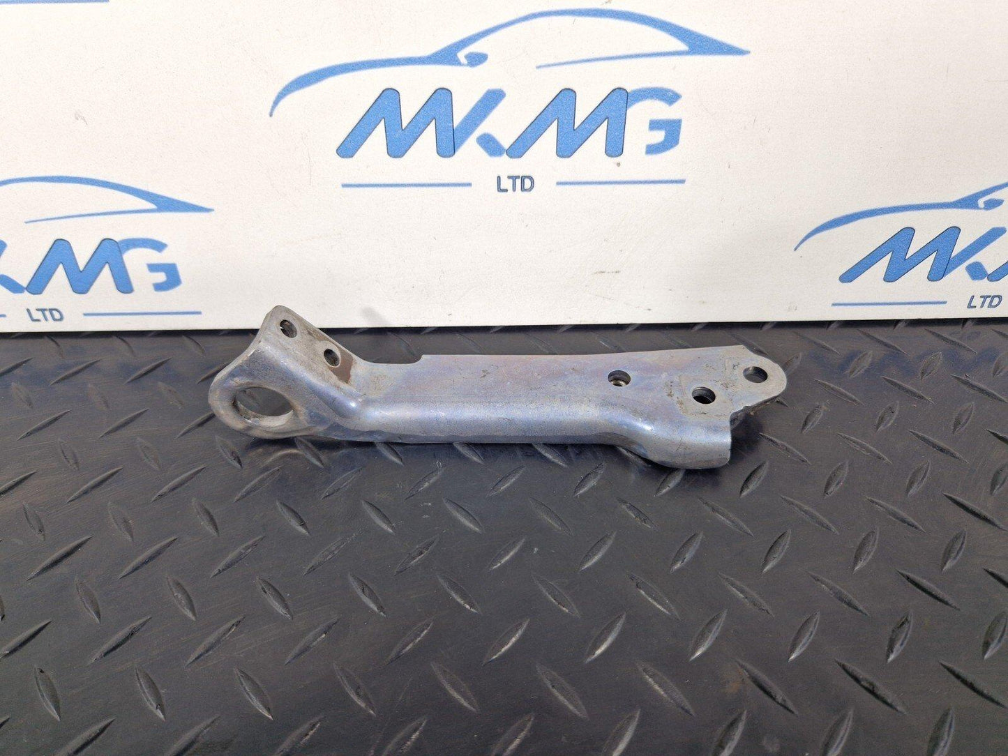19-ON MERCEDES BENZ B CLASS W247 OM654 ENGINE LIFTING LUG A6542240100