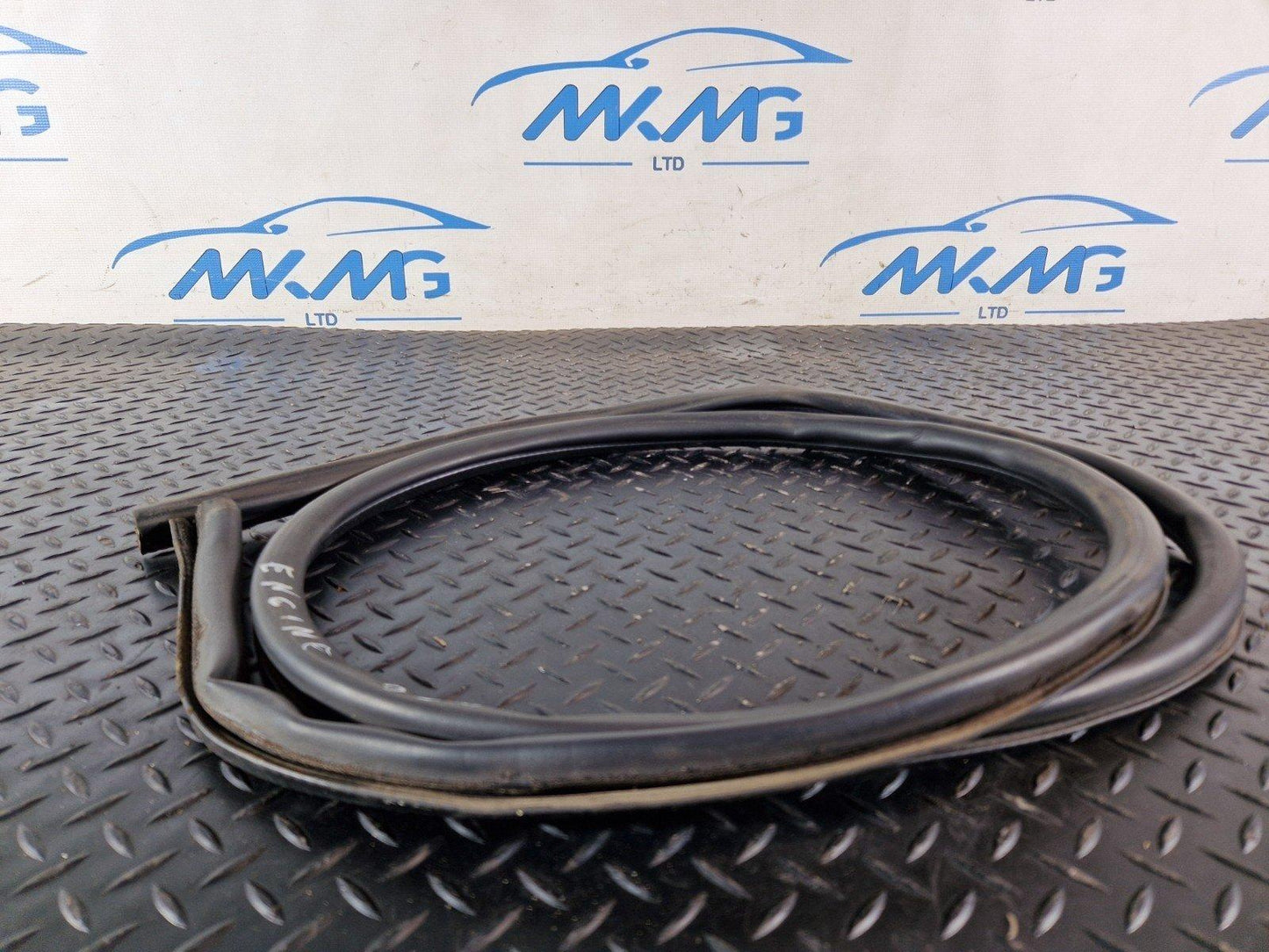 10-18 VW TOUAREG 7P GENUINE ENGINE RUBBER SEAL 7P6823707A